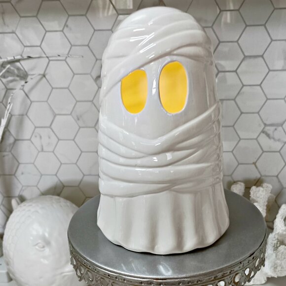 NEW! SPOOKY MUMMY GHOST LIGHT UP DECOR - Picture 1 of 3